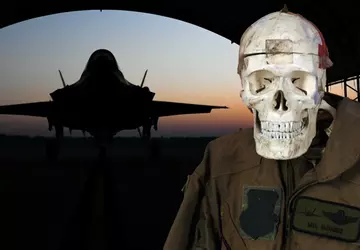 Siły Powietrzne USA odkopały dwa szkielety ...