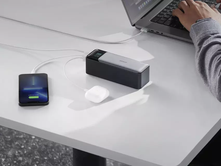 Anker 737 PowerCore: bateria o pojemności 24 000 mAh z ekranem, trzema portami i ładowaniem 140W za 109 dolarów