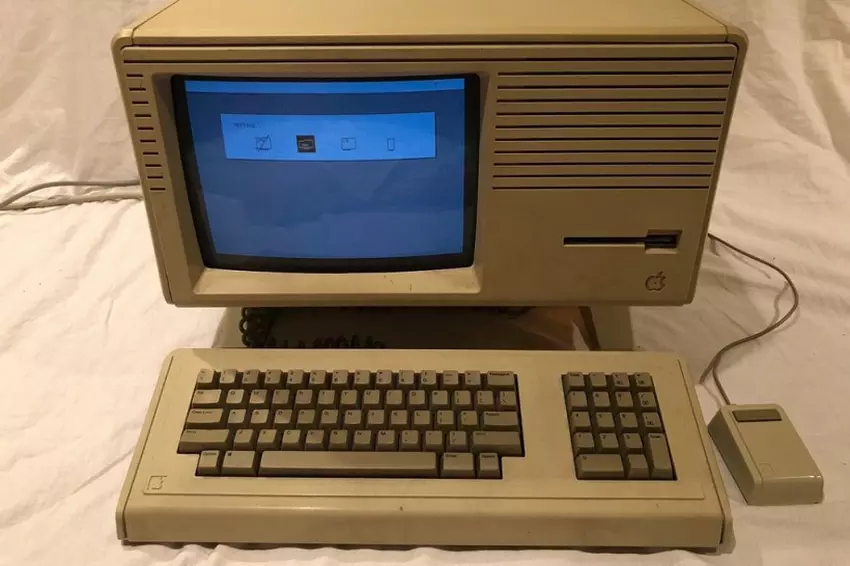 W serwisie eBay, sprzedawane rzadką Apple Computer za 99 000 dolarów