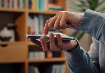 Oppo dodaje obsługę Google Gemini i ...