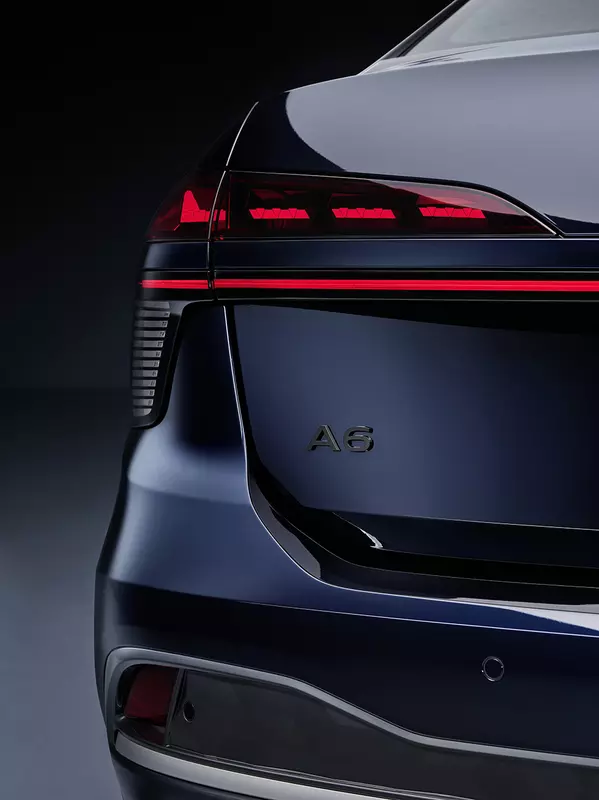 Audi A6 Sedan (2025) w kolorze Firmament Blue Metallic