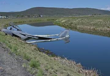 Rzadki myśliwiec F-15D Eagle niespodziewanie utonął ...