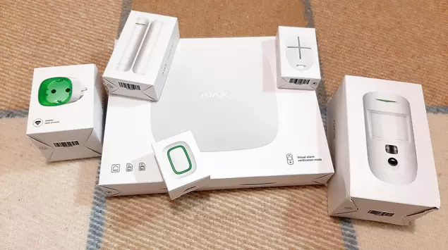 Bezpieczny „inteligentny” dom i ochrona przed ...