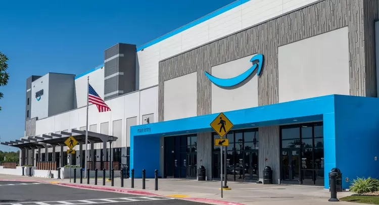 Amazon zastąpi 600 000 pracowników robotami ...