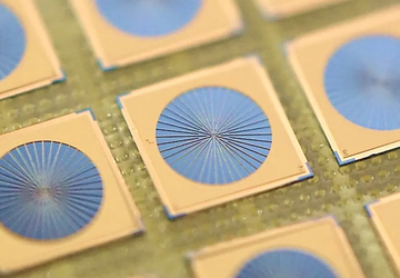 Japońscy inżynierowie 10-krotnie zwiększają moc lasera ...