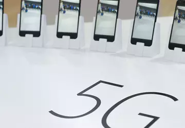 Huawei obiecuje wypuścić swój pierwszy smartfon ...