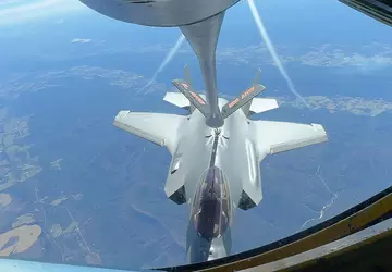 Polski F-35A po raz pierwszy zatankowany ...