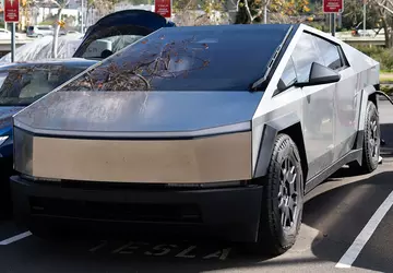 Tesla Cybertruck Foundation Series otrzyma bezpłatne ...