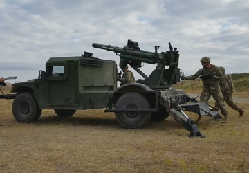 AM General ujawnia system mobilnej haubicy ...