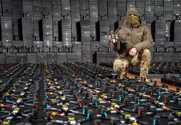 Wielka Brytania dostarczy Ukrainie 100 tysięcy ...