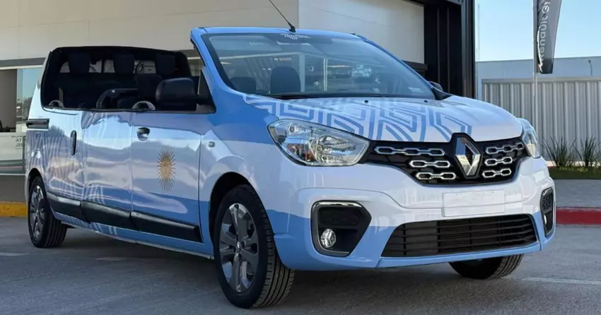 Renault przekształciła furgonetkę w dziwaczny kabriolet-limo na wycieczki po fabryce