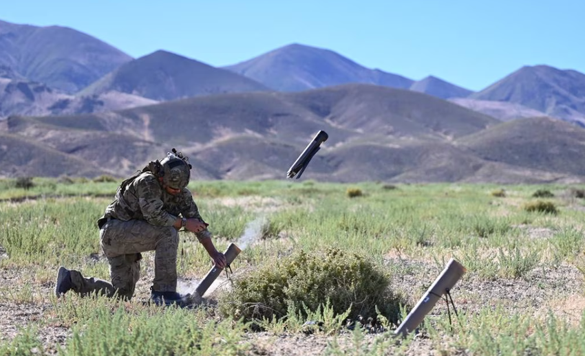 Zainspirowana doświadczeniami Ukrainy, armia amerykańska chce pilnie wyszkolić przenośne drony kamikadze LASSO do niszczenia czołgów