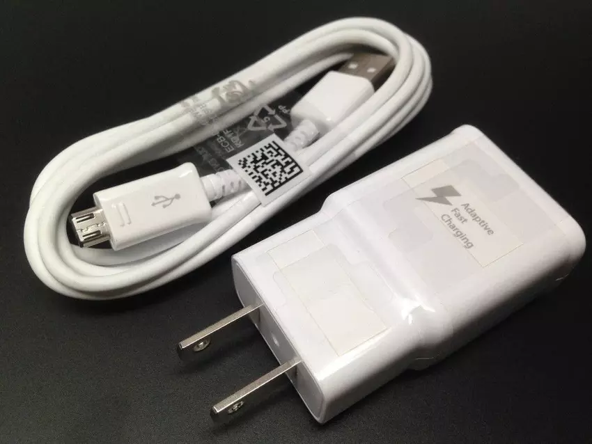 25 W stosunku 15: szybką i super-szybką ładowarkę Samsung przetestowali w praktyce