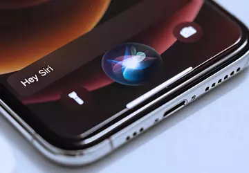 Hej Siri, ile mam lat? Asystent ...