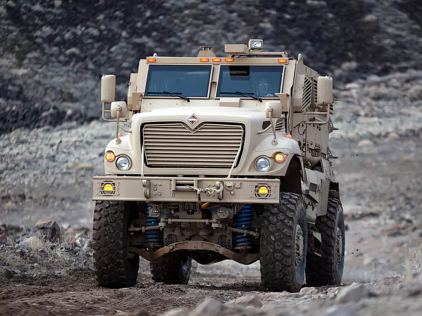 Ukraina otrzymała co najmniej 18 amerykańskich pojazdów opancerzonych International MaxxPro