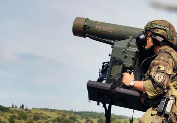 Siły zbrojne Ukrainy wykorzystują szwedzkie przenośne ...