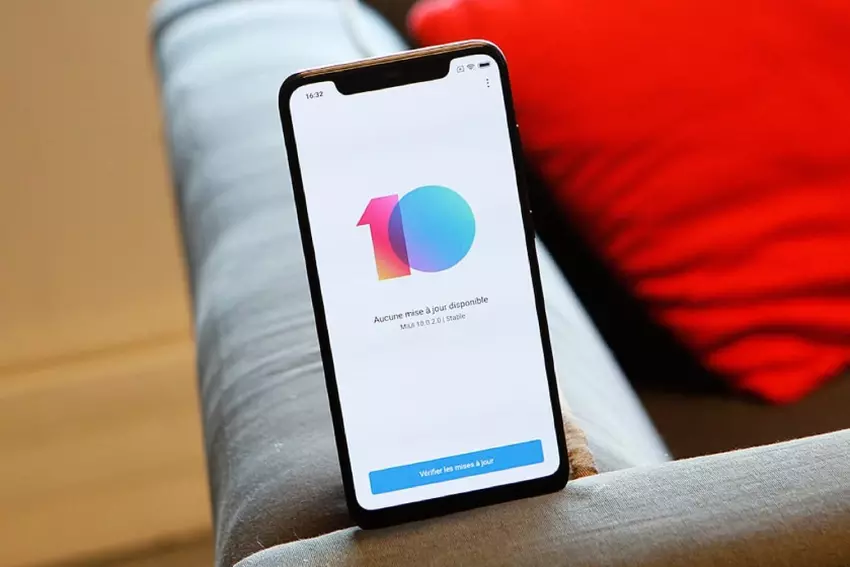 Xiaomi Mi 8, Mi 8 i Mi SE Mix 3 z upgrade do MIUI 10 9.4.2 Beta dostał kolorowy Always-On Display