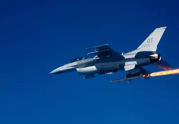 Dostawa myśliwców F-16 Fighting Falcon do ...