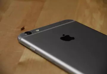 Pod koniec miesiąca Apple „pogrzebie” iPhone’a ...