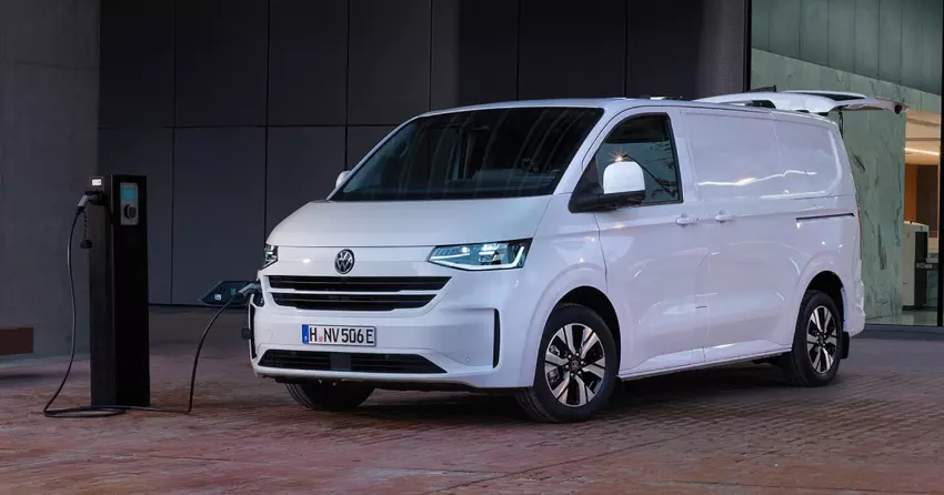 Volkswagen dodał nowe wersje elektryczne Transportera Shuttle i Kombi