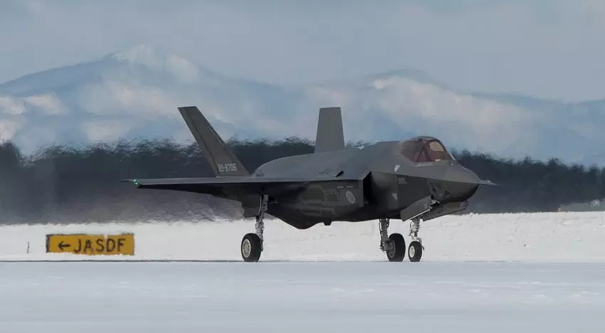 Japonia po raz pierwszy w swojej historii zatankowała swoje myśliwce piątej generacji F-35 Lightning II z silnikiem F135 pracującym poza granicami kraju.