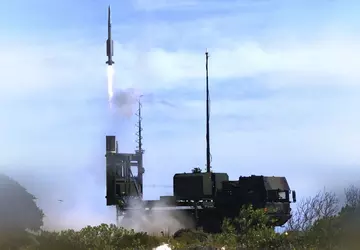 IRIS-T zestrzeliwuje 9 rakiet na 10: ...