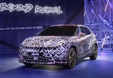 Cupra zaprezentowała elektrycznego hatchbacka Raval w ...