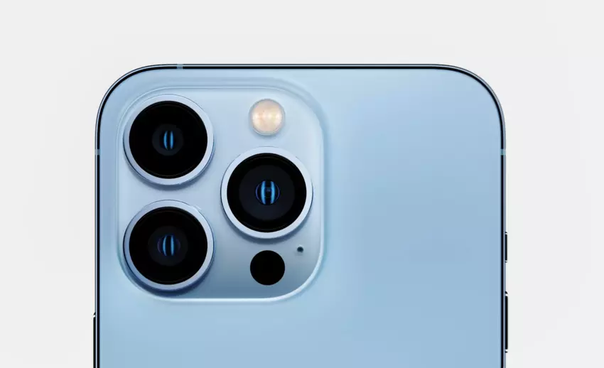 Samsung gags Apple za ujawnienie iPhone 13 smartfonów