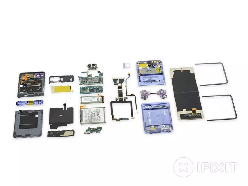 iFixit ocenił naprawialność Samsung Galaxy Flip7 na trójkę