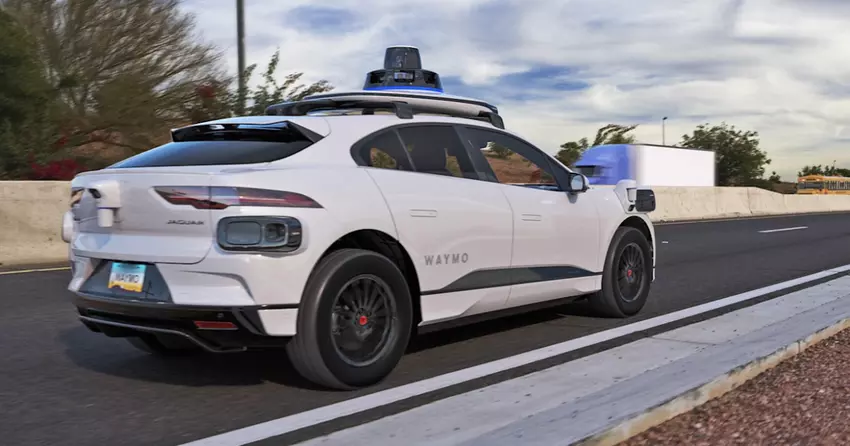 Waymo wycofuje ponad tysiąc robotaksó z powodu powtarzających się kolizji z przeszkodami