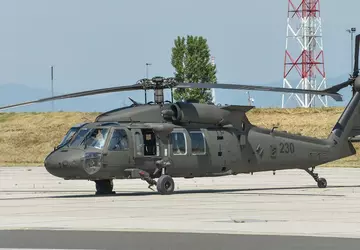 Grecja kupi 35 śmigłowców UH-60M Black ...
