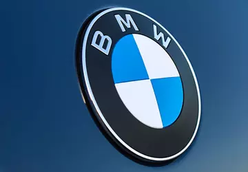 BMW pokazała zaktualizowane logo i prawie ...