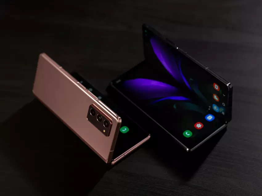 Samsung Galaxy Fold 2 otrzymuje firmware One UI 4.1.1 z systemem operacyjnym Android 12L