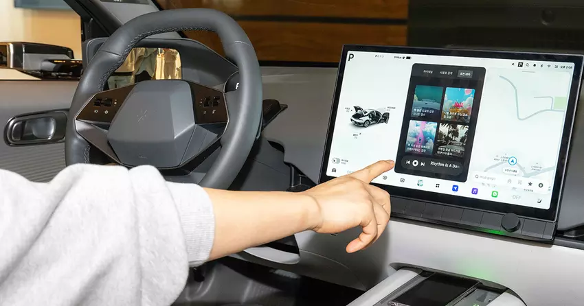 Hyundai Pleos Connect na stoisku demonstracyjnym
