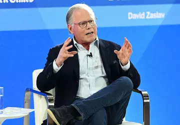 Bunt akcjonariuszy Warner Bros: większość uważa, ...