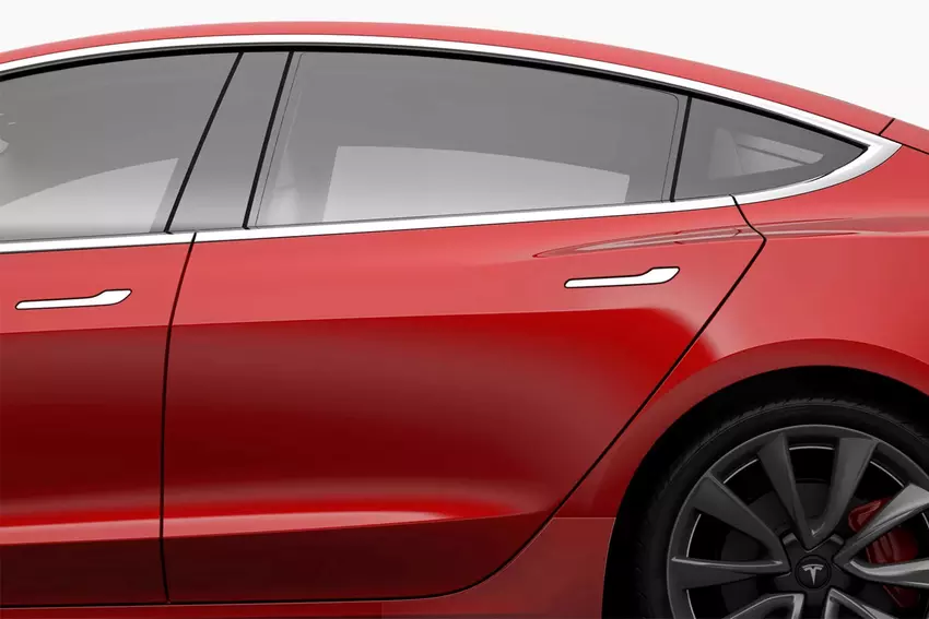 Tesla przekształca klamki: po skargach na „pułapki” dla pasażerów