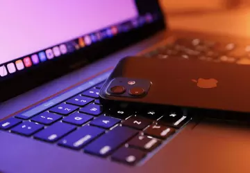 Apple ostrzega: oprogramowanie szpiegujące atakuje iPhone'y ...