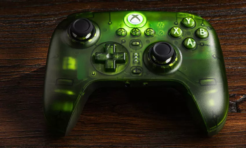 Hołd dla pierwszego Xboxa: 8BitDo zaprezentowało stylowy kontroler, wykonany w designie kultowej konsoli Microsoft