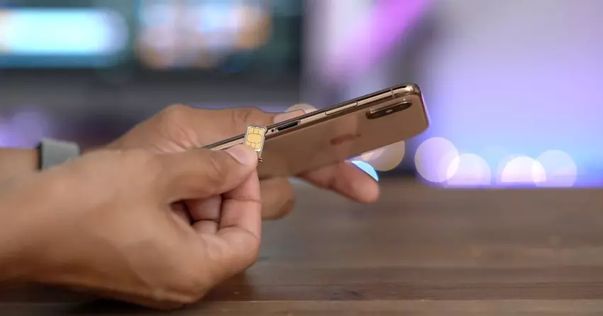 Wiele lat przed eSIM Steve Jobs chciał, aby pierwszy iPhone nie miał gniazda karty SIM