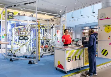 Nike odsłoniło B.I.L.L., robota, który potrafi ...