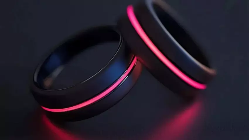 Smart pierścień Raw Ring na tle miłości