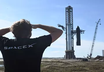 SpaceX odpala silniki Starship Raptor przed ...