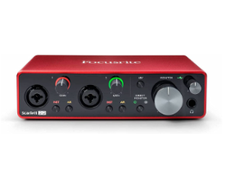 Interfejs audio Focusrite Scarlett 2i2 do podcastów