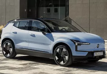 Volvo EX30 z obsługą Apple Car ...