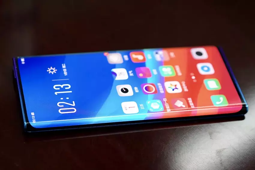 Oppo ogłosił nowy smartfon z wyświetlaczem „wodospadem”