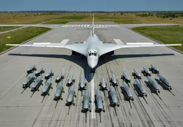 15 pocisków manewrujących X-101/X-555 i 21 ...