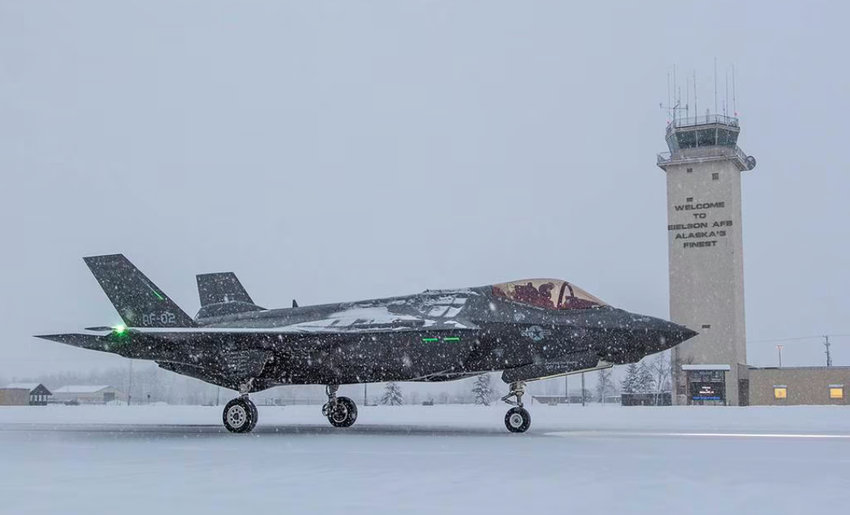 Siły Powietrzne USA przesunęły do Japonii myśliwce piątej generacji F-35A Lightning II po wycofaniu z użytku F-15 Eagle