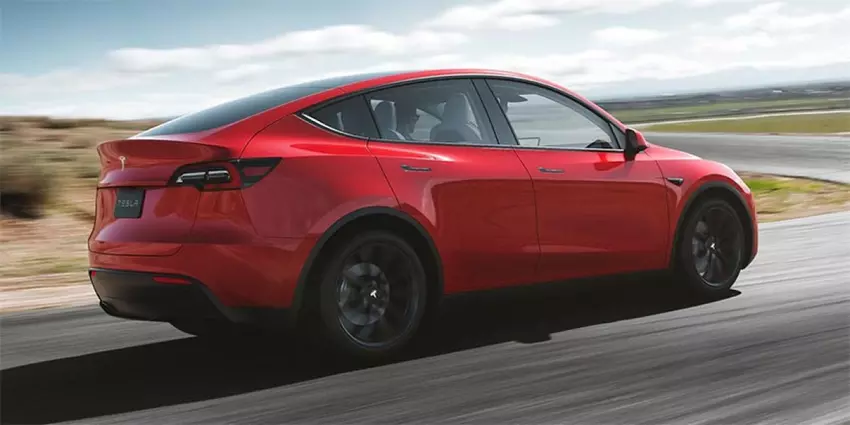Tesla przygotowuje siedmiomiejscowy Model Y dla Chin i Europy: sprzedaż ma rozpocząć się w październiku.