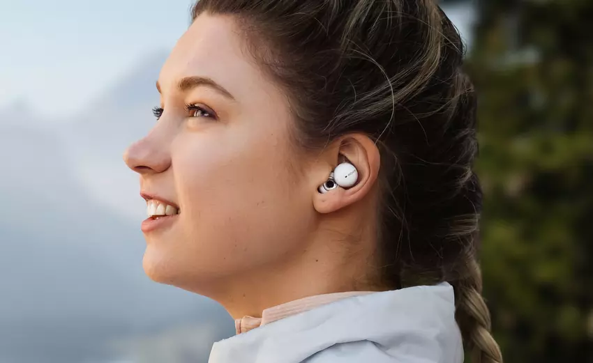 Sony LinkBuds z nietypowym designem i do 17 godzin pracy na baterii są dostępne w Amazon za 148 dolarów (31 dolarów zniżki)