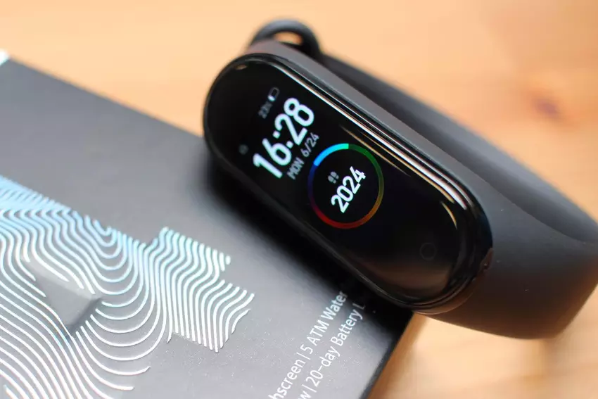 Xiaomi Mi Band 5 wreszcie otrzyma NFC w wersji międzynarodowej i powiększony wyświetlacz